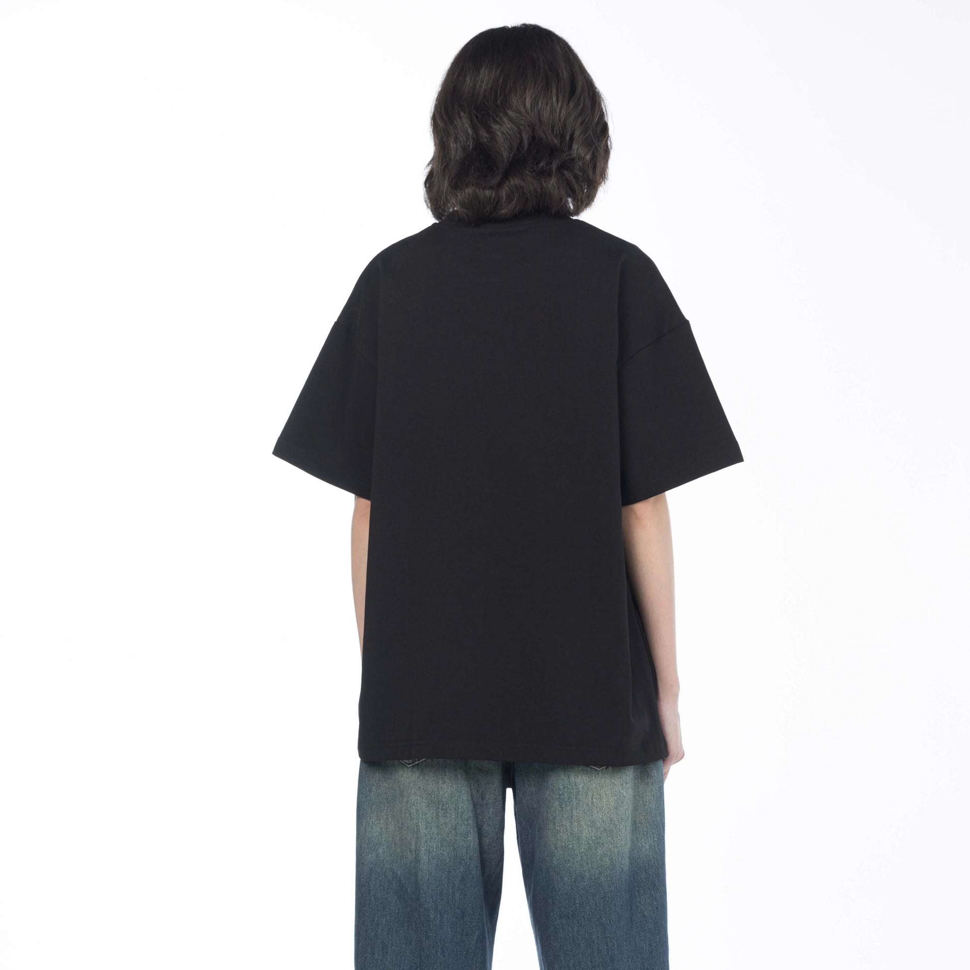 Black relaxed fit tee